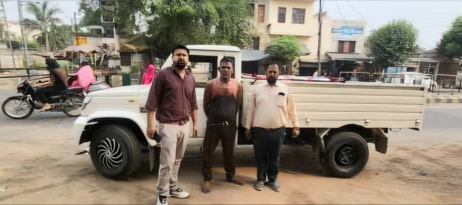 The Food Safety Team of the Health Department collected samples of Paneer by setting up check posts early in the morning.